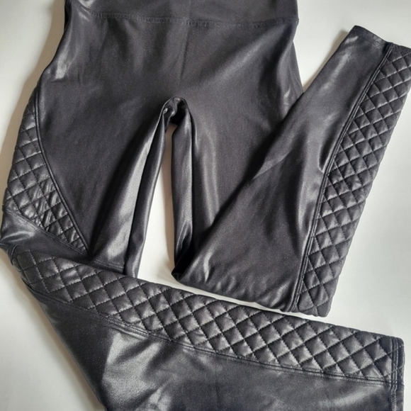 Spanx quilted faux leather leggings size medium. - Picture 8 of 9